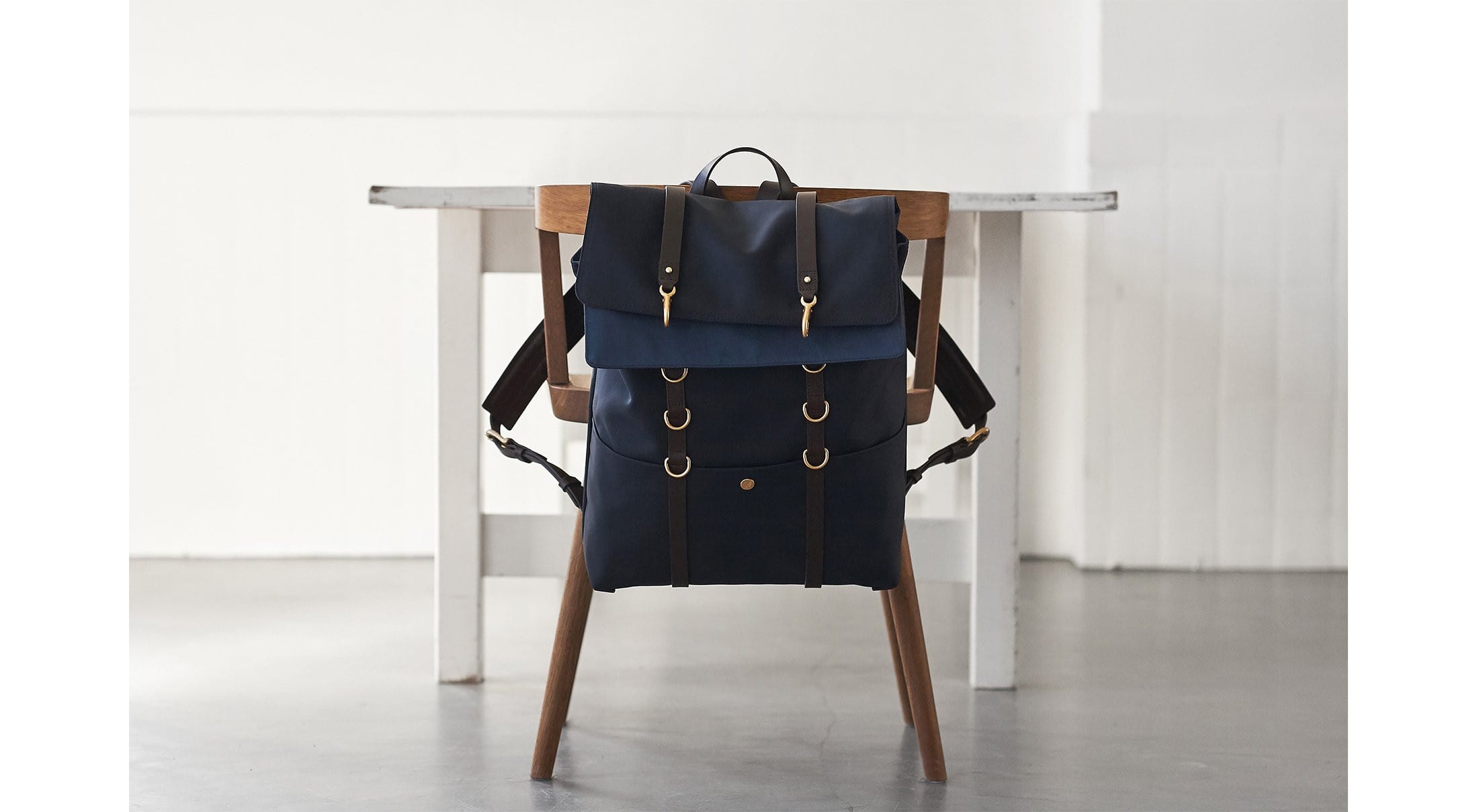 backpack-navy-on-a-chair