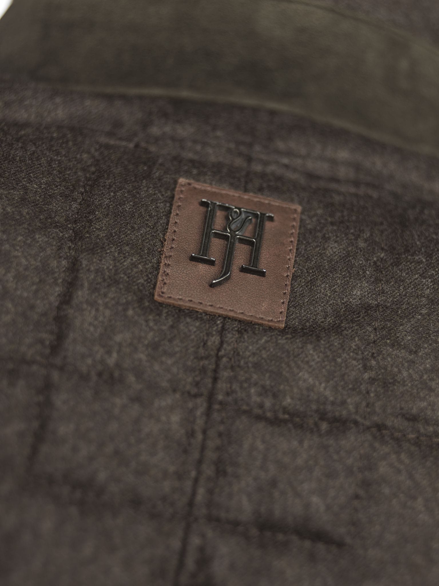 hansen-and-jacob_outerwear_04883_lt-down-doe-jacket_67_brown_detail1_large