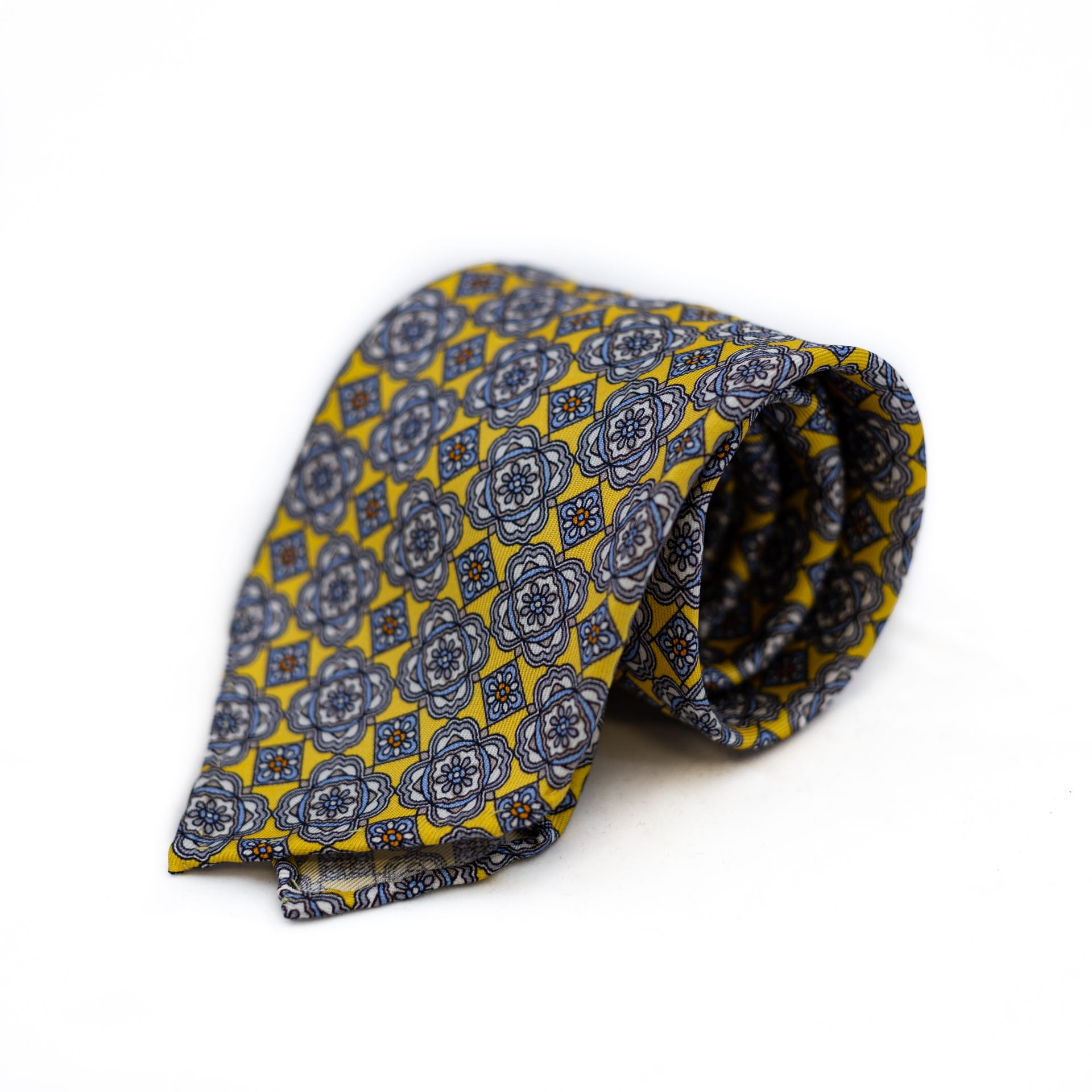 DLA Yellow 5-fold printed silk tie folded