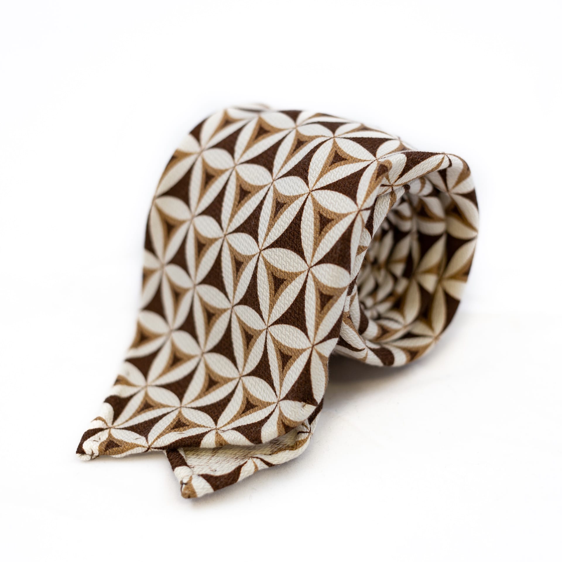 DLA brown diamond pattern soft silk tie folded
