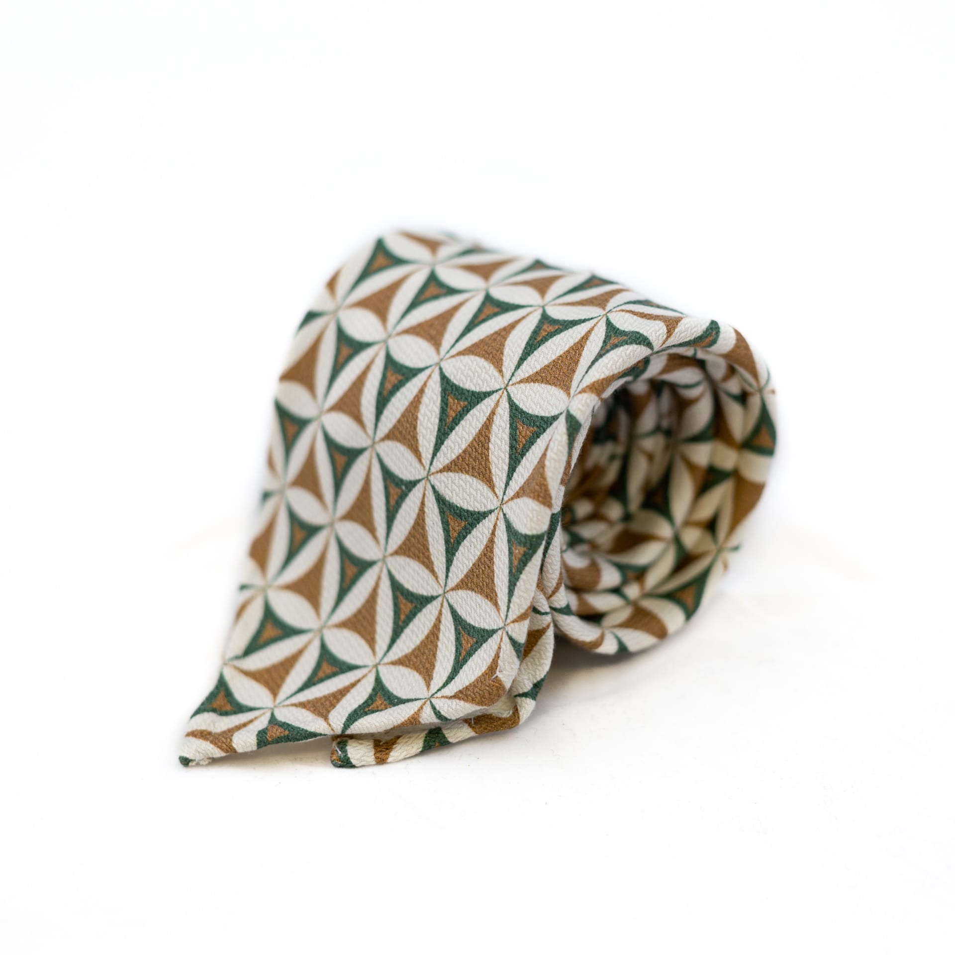 DLA green diamond pattern soft silk tie folded